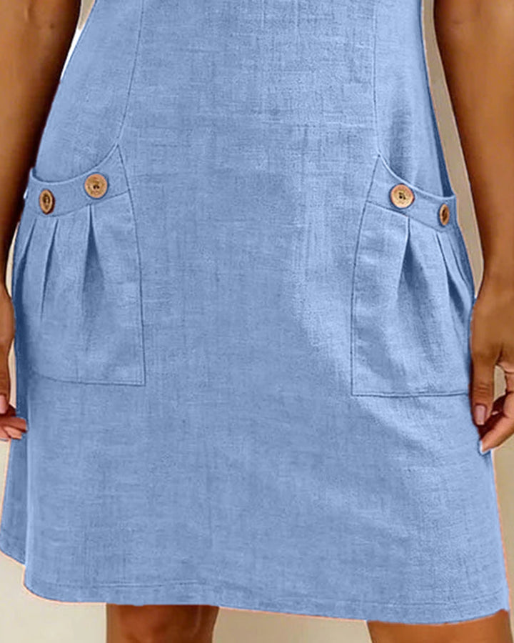 Back view of the Judith dress round neck and zipper closure