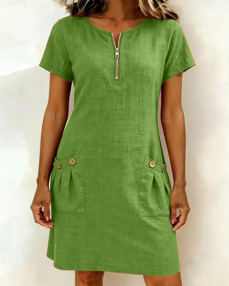 Back view of the Judith dress round neck and zipper closure